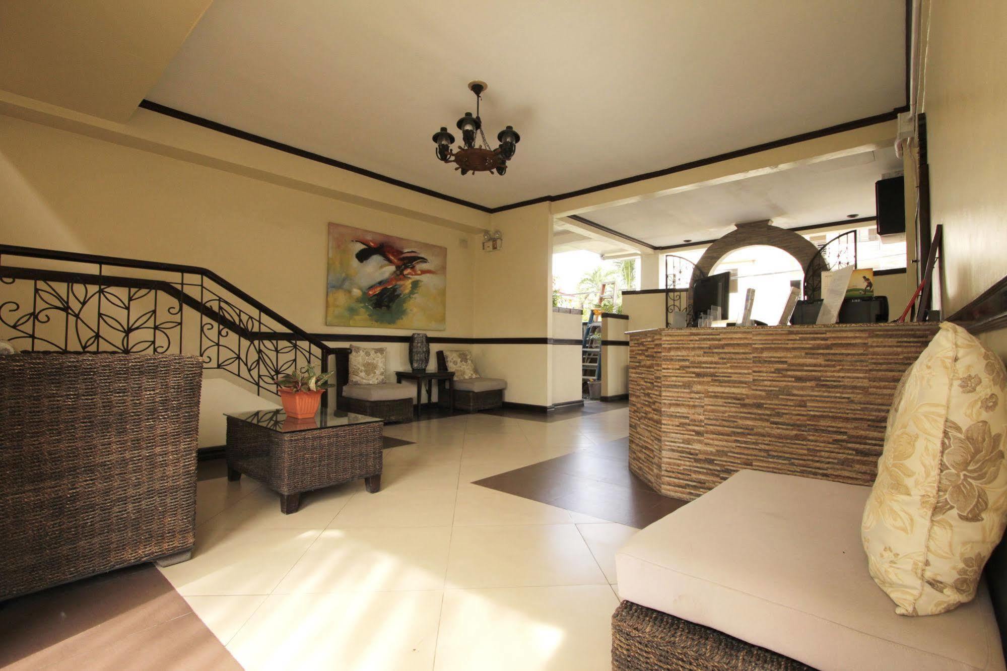 Red Knight Gardens Hotel Davao Exterior photo